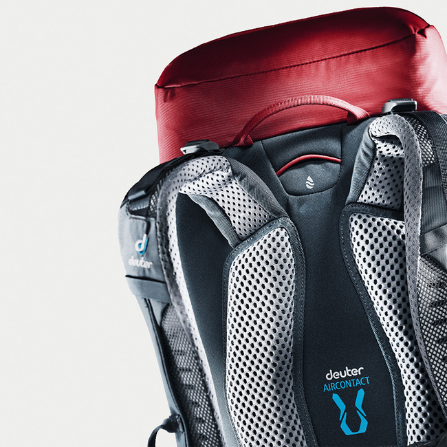 Plecak sportowy Deuter Trail 30 - cranberry / graphite