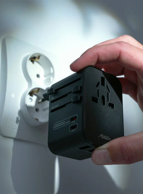 Adapter podróżny Matador Global Travel Adapter - black