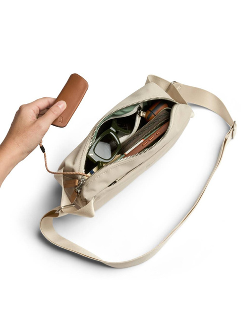 Torba na ramię Bellroy Classic Sling 3 l - tahini