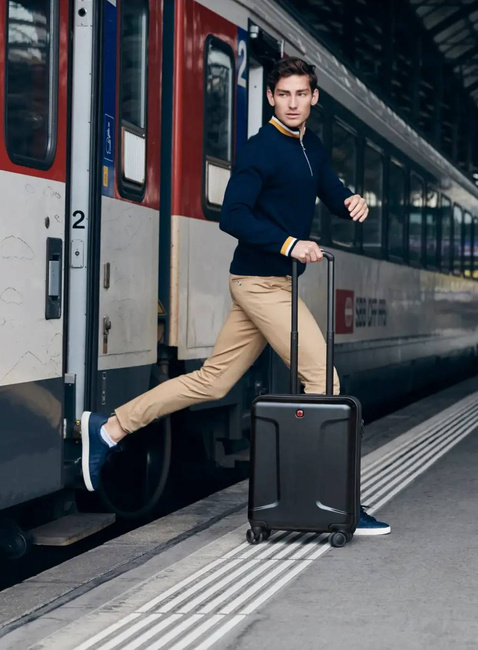 Walizka kabinowa poszerzana Wenger Legacy DC Carry-On - black