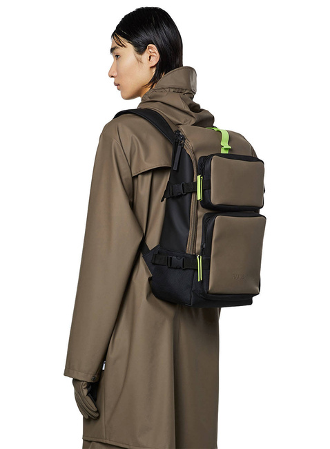 Plecak Rains Charger Backpack - black-wood