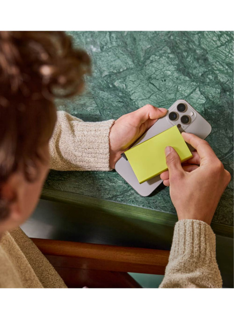 Etui na karty RFID Secrid Cardprotector for MagSafe - lime
