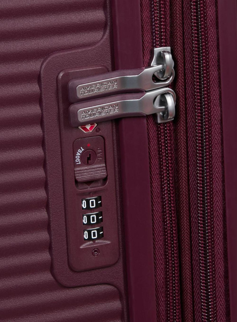 Walizka średnia American Tourister Soundbox EXP - wild cherry