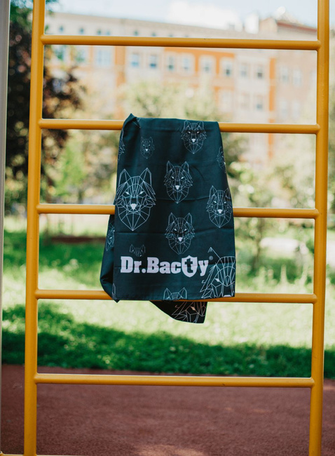 Ręcznik antybakteryjny sportowy XL Dr. Bacty - wilki