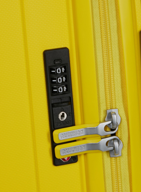 Walizka duża American Tourister Rejoy - electric yellow