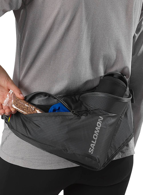Pas sportowy z bidonem Salomon Cross Season Bottle Belt - ebony / alloy