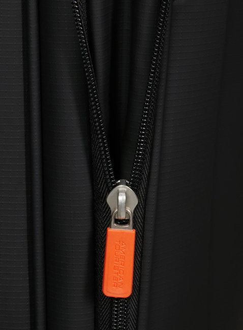 Walizka średnia American Tourister SummerRide EXP - black