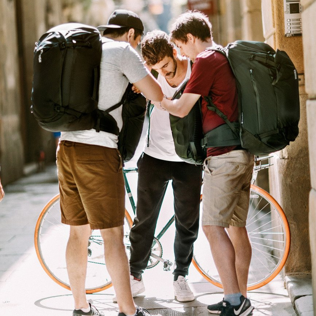 Pojemny plecak podróżny Thule Landmark 60 l - dark forest