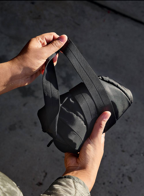 Torba na ramię Bellroy Laneway Crescent Bag 2,5 l - ink