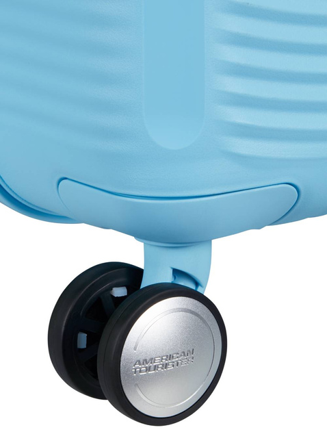 Walizka średnia American Tourister Soundbox EXP - blueberry fizz