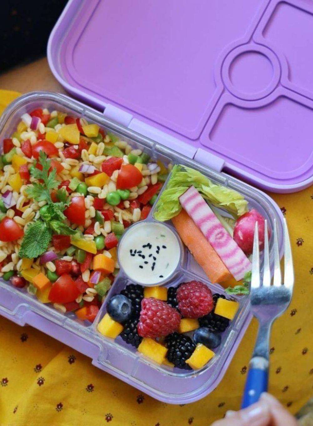 Yumbox 6 Compartment Lunchbox in Lulu Purple Paris