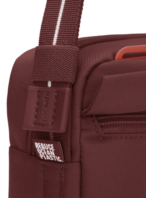 Antykradzieżowa torba na ramię Pacsafe Go Anti-Theft Crossbody Bag - garnet red