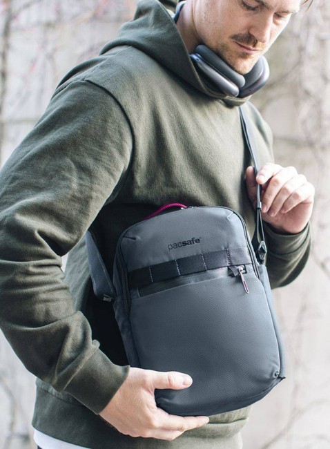 Antykradzieżowa torba na ramię Pacsafe Metrosafe X Vertical Crossbody - slate