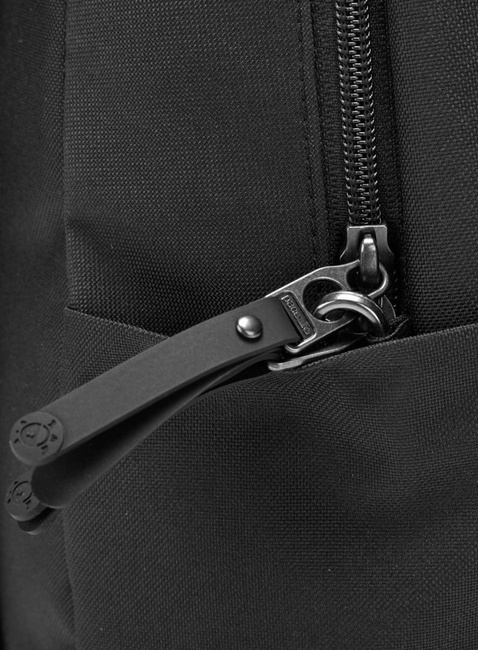 Antykradzieżowy plecak Pacsafe Go 25 l Anti-Theft - black
