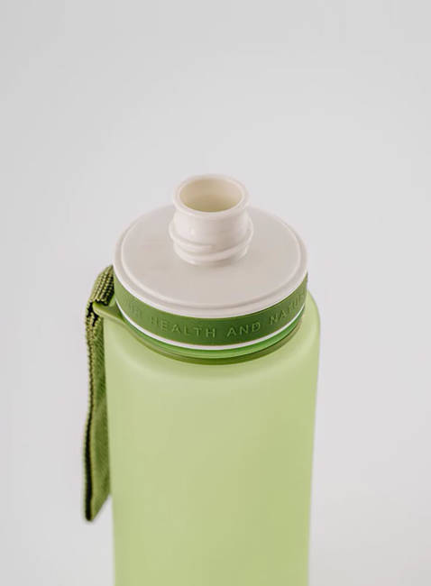 Butelka Plain na wodę 0,6 l Equa z Tritanu bez BPA - olive