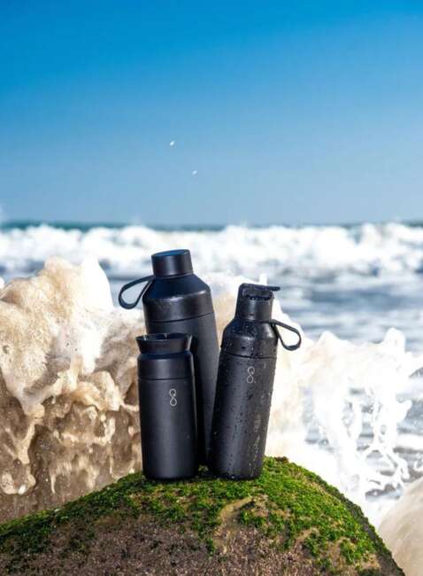 Butelka termiczna ze słomką Ocean Bottle GO 0,5 l - obsidian black