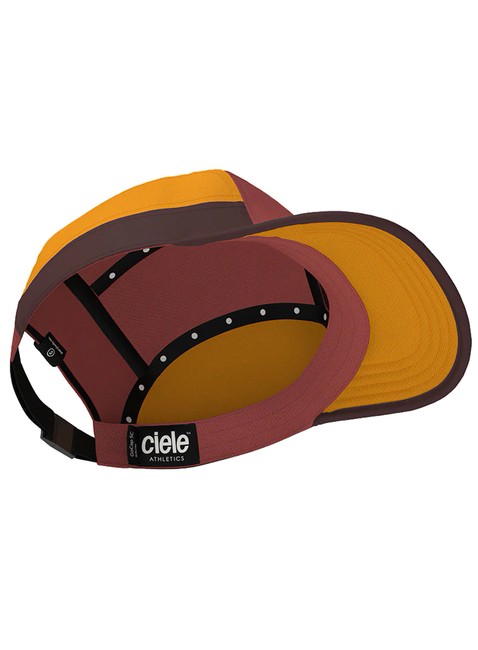 Czapka do biegania Ciele Athletics GOCap SC C Plus Box - rok rouge