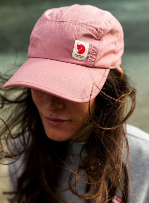 Czapka z daszkiem Fjallraven High Coast Wind Cap - dusty rose