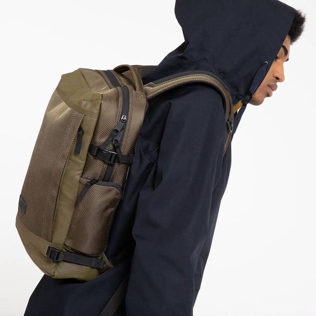 Eastpak plecak CNNCT Tecum M - cnnct sand