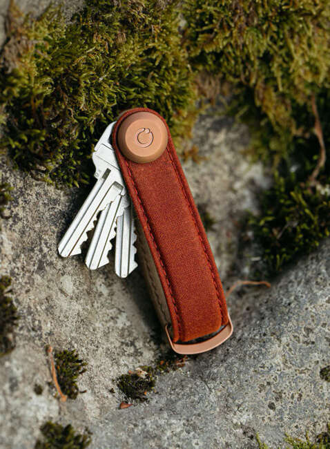 Etui organizer na klucze Orbitkey Waxed Canvas - brick red