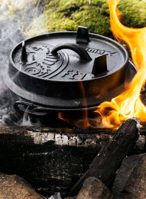 Garnek żeliwny na nóżkach Petromax Dutch Oven FT12 - black