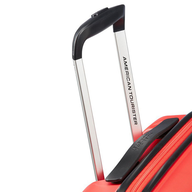 Kabinowa walizka American Tourister Aero Racer - poppy red