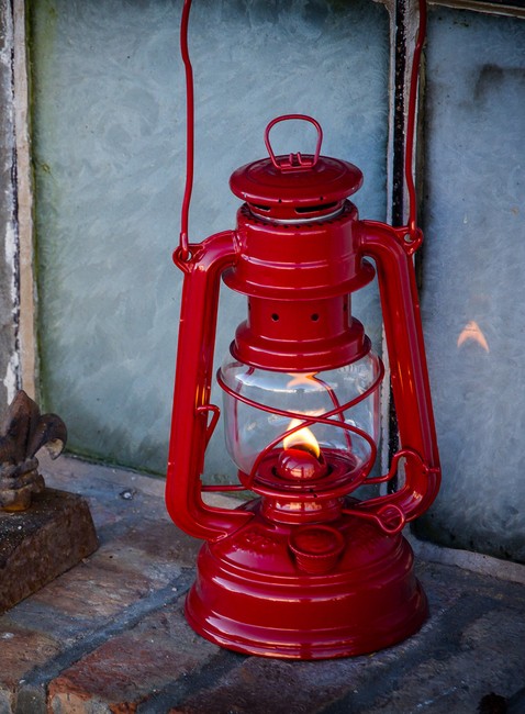 Lampa naftowa Feuerhand Hurricane Lantern 276 - ruby red