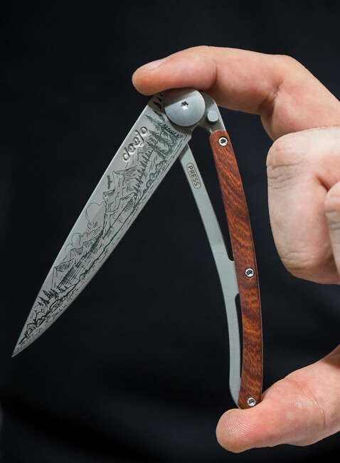 Nóż składany Deejo Pocket Knife Coral Wood - mountain