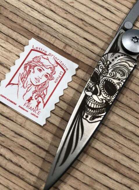 Nóż składany z linką Deejo Pocket Knife Naked 15 g - latino skull