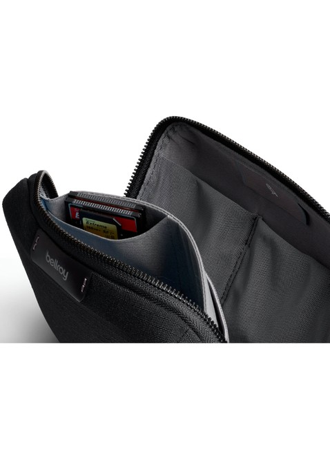 Organizer etui na elektronikę Bellroy Tech Kit Compact - black