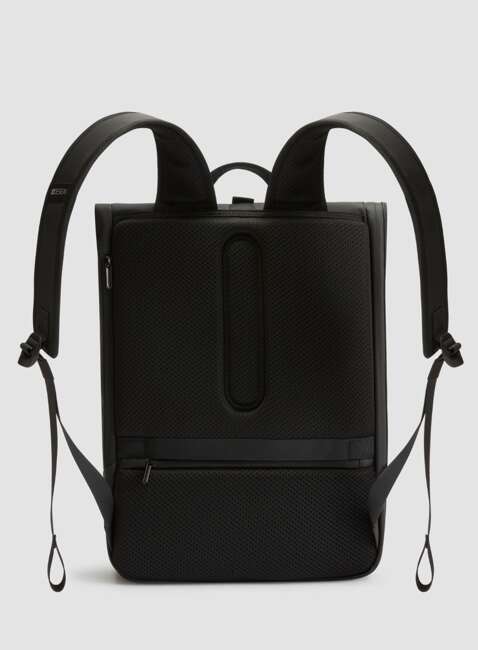 Plecak antykradzieżowy XD Design Urban Flap-top Backpack - black