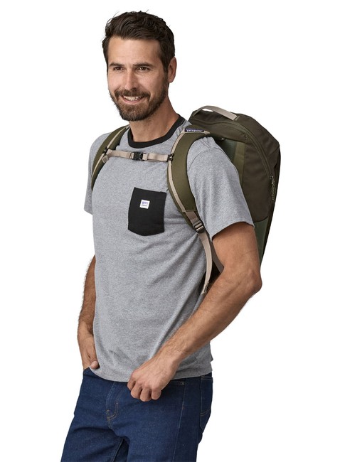 Plecak miejski Patagonia Black Hole Pack 25 l - pine needle green