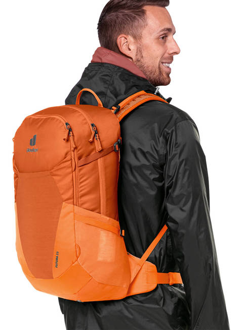 Plecak sportowy Deuter Futura 23 - chestnut / mandarine