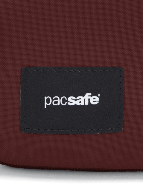 Saszetka antykradzieżowa na dokumenty Pacsafe Go Tech Crossbody - garnet red