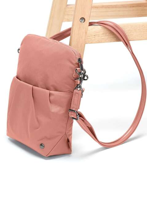 Składana torba antykradzieżowa Pacsafe CX Convertible Crossbody - econyl rose