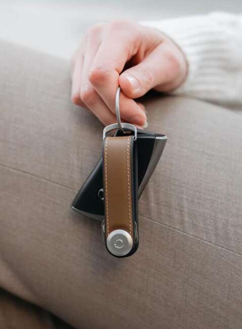 Skórzane etui organizer na klucze Orbitkey Hybrid Leather - acorn