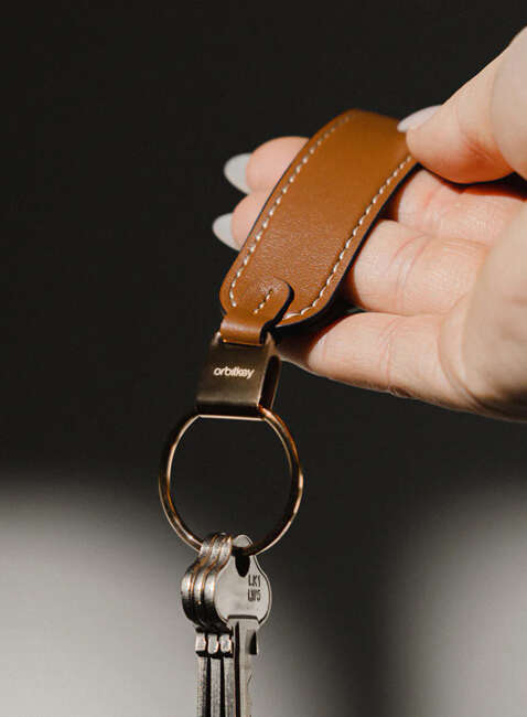 Skórzany organizer na klucze Orbitkey Loop Keychain - caramel