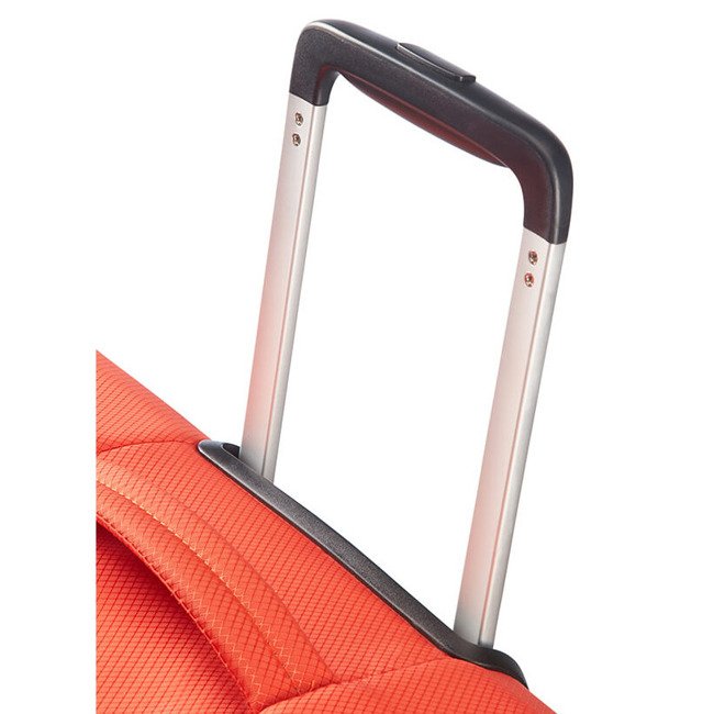 Średnia walizka American Tourister Litewing - rebel orange
