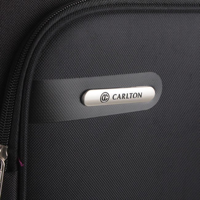 Średnia walizka Carlton Hamilton z poszerzeniem