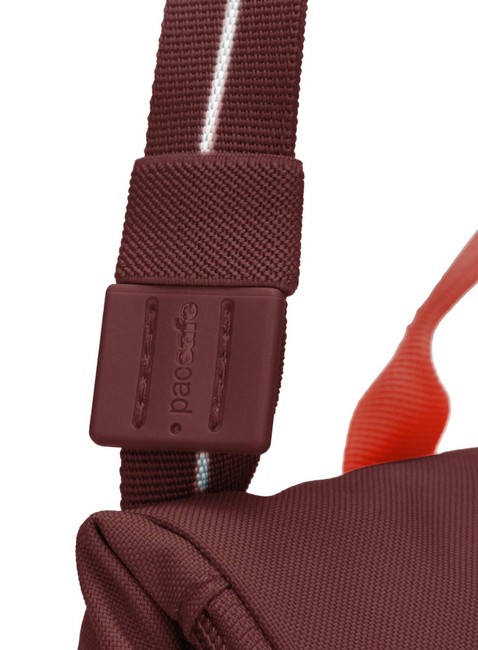 Torba antykradzieżowa z klapą Pacsafe GO Saddle Crossbody - garnet red