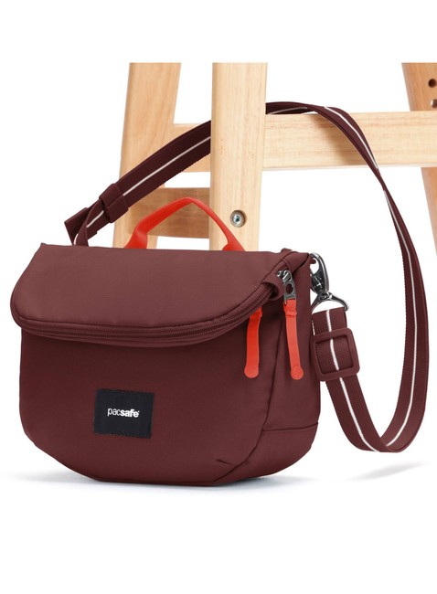 Torba antykradzieżowa z klapą Pacsafe GO Saddle Crossbody - garnet red