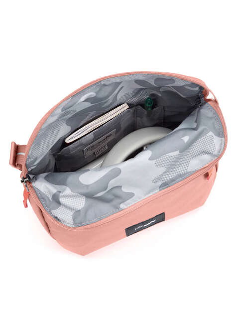 Torba antykradzieżowa z klapą Pacsafe GO Saddle Crossbody - rose