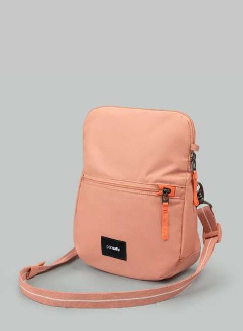 Torba antykradzieżowa z klapą Pacsafe GO Saddle Crossbody - rose