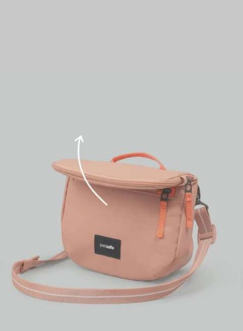 Torba antykradzieżowa z klapą Pacsafe GO Saddle Crossbody - rose