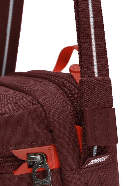 Torebka antykradzieżowa Pacsafe GO Mikro Crossbody - garnet red