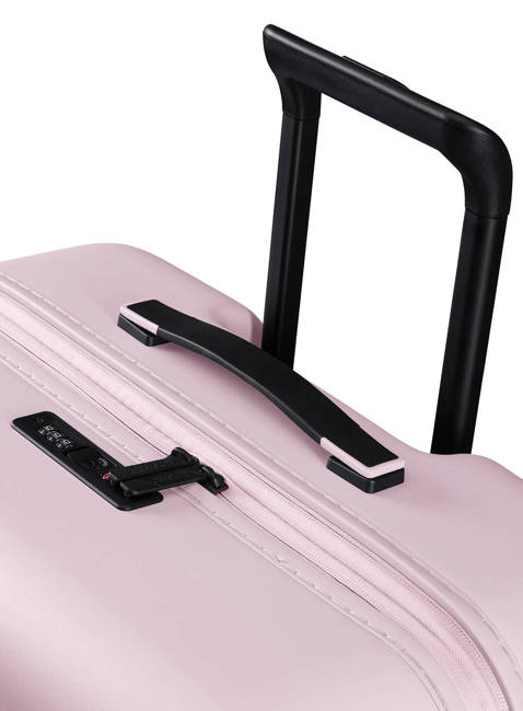 Walizka duża poszerzana American Tourister Novastream - soft pink