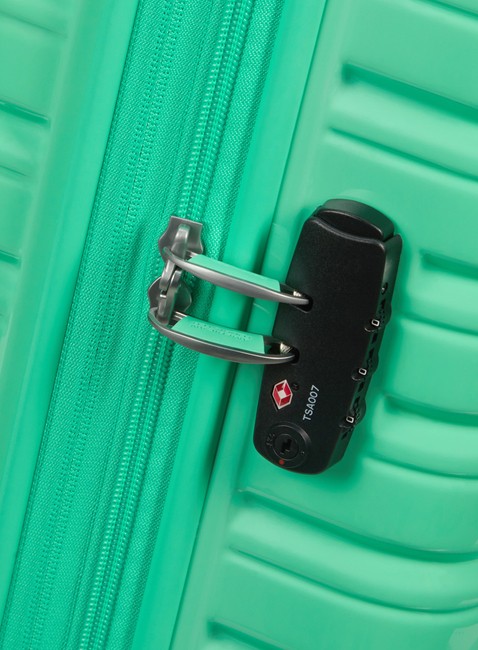 Walizka kabinowa American Tourister Flashline - light green