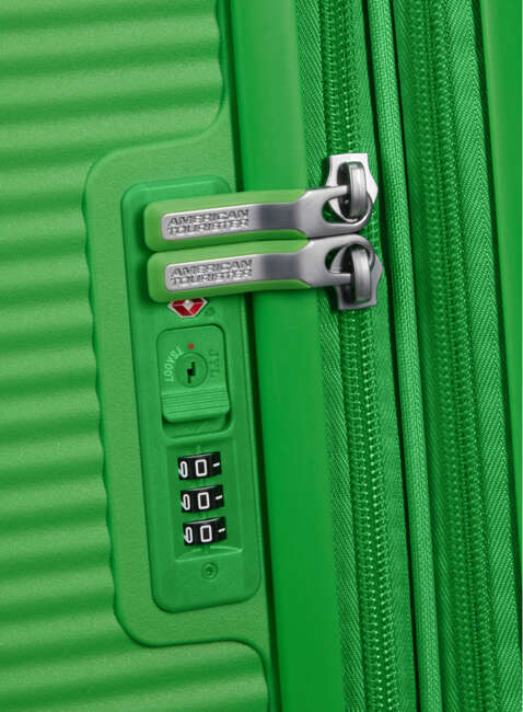 Walizka kabinowa American Tourister Soundbox EXP - grass green