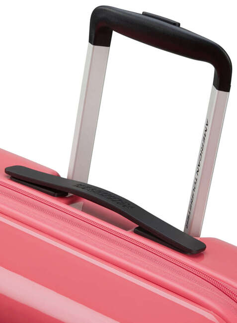 Walizka średnia American Tourister Flashline - coral pink