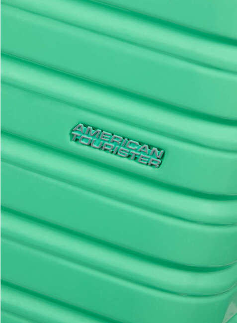 Walizka średnia American Tourister Flashline - light green